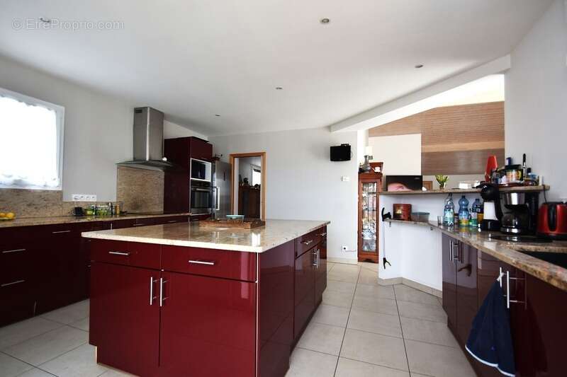 Maison à LA BREE-LES-BAINS