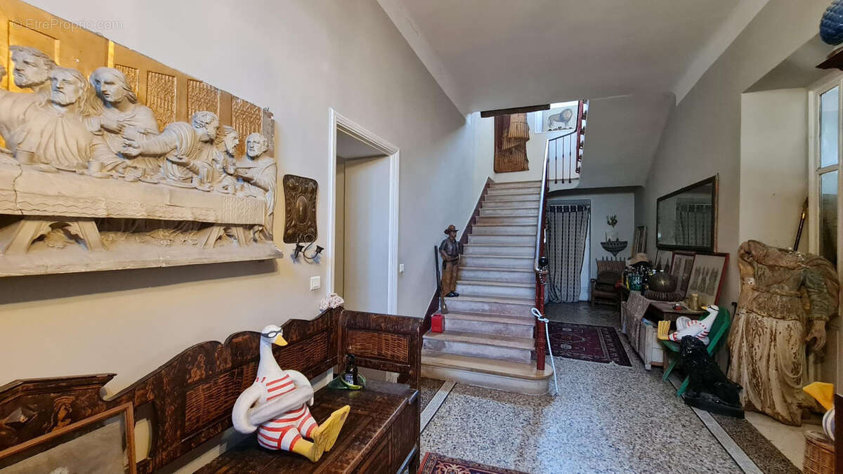 Maison à L'ISLE-SUR-LA-SORGUE