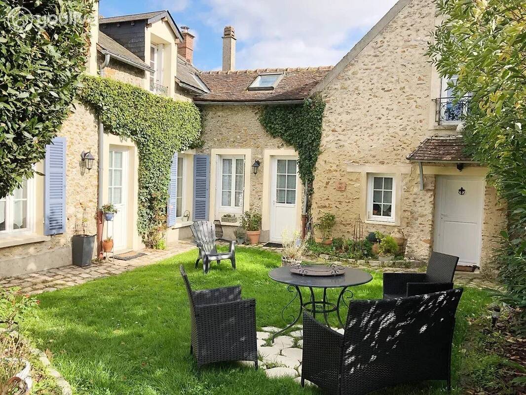 Maison à ORPHIN