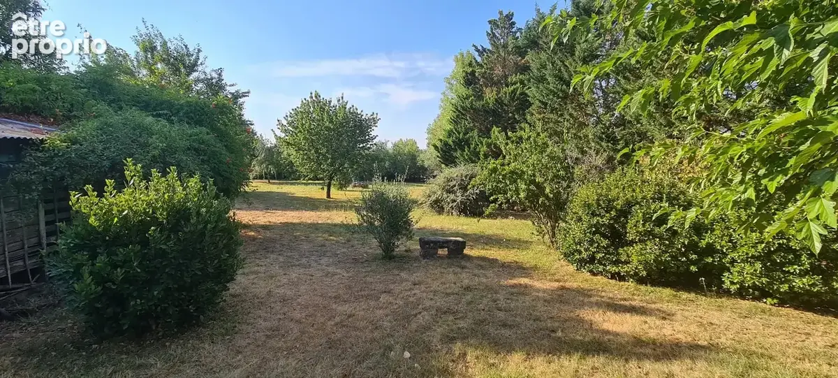 Maison plain-pied et grand jardin arboré - photo 1