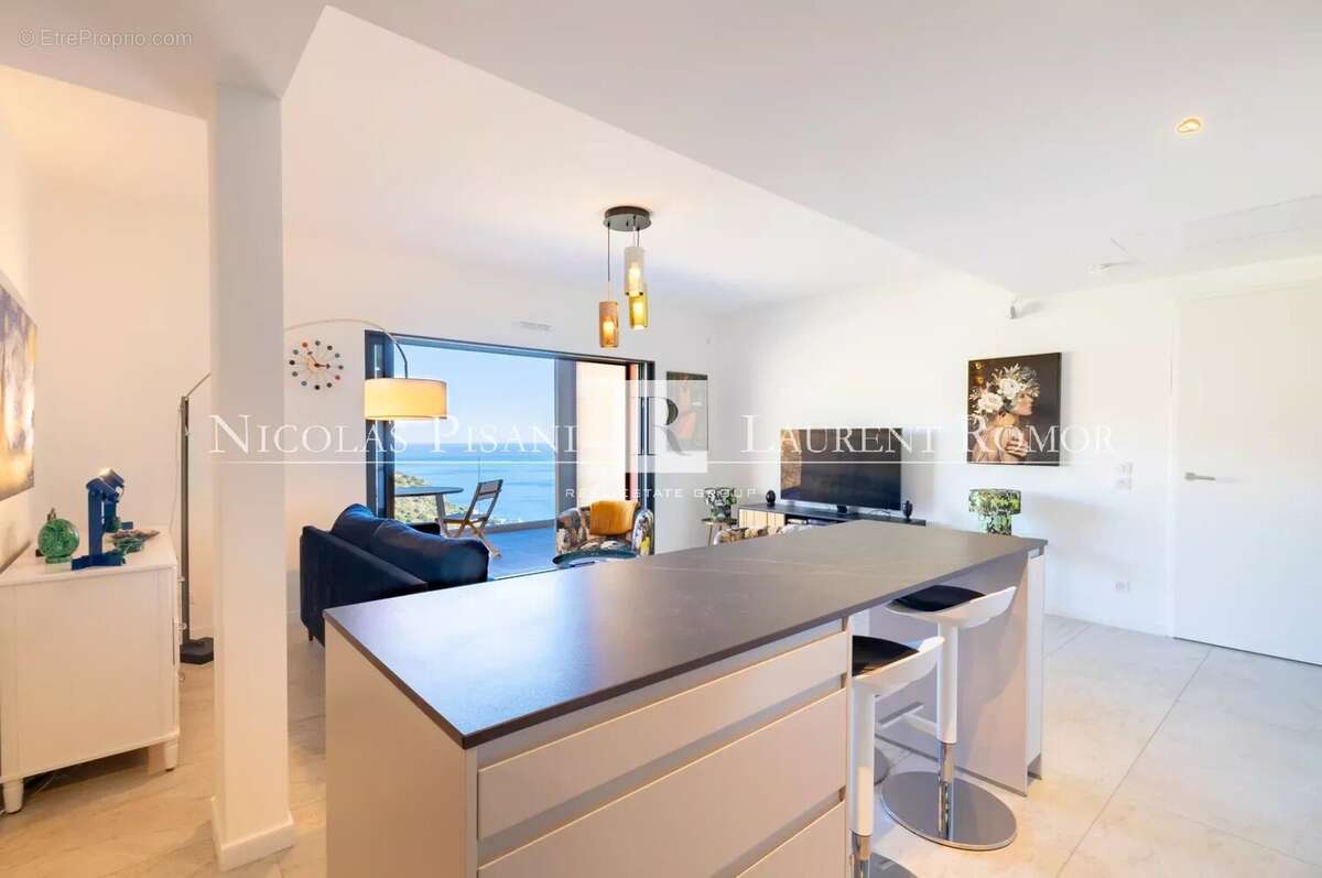 Appartement à EZE