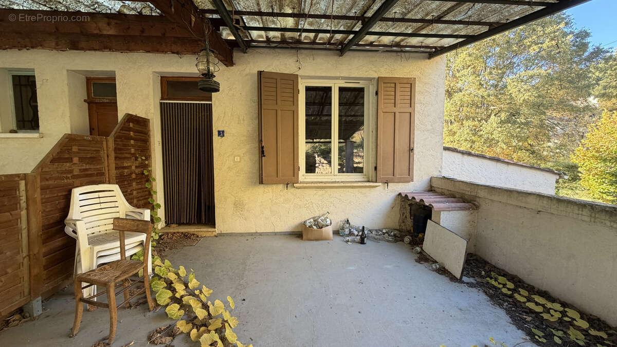 Maison à GREOUX-LES-BAINS