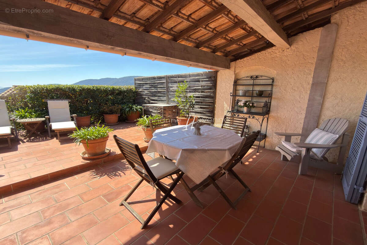 Appartement à LA CROIX-VALMER