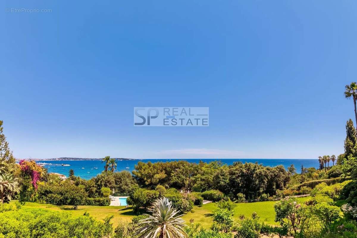 Appartement à VALLAURIS