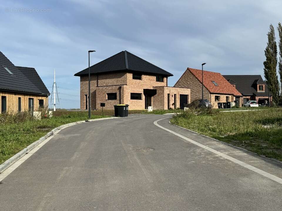 Terrain à MONS-EN-PEVELE