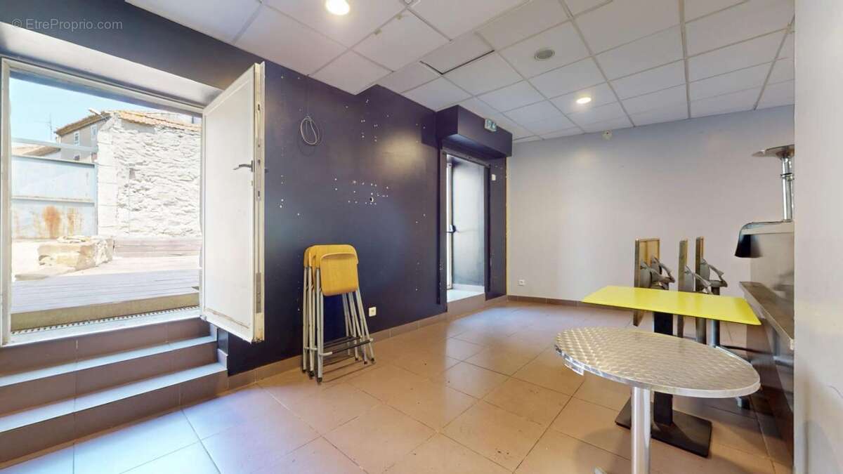 Maison climatisé R+2 avec local commercial  Conilhac Corbieres 7 pièce(s) 166 m2 cours exterieur - photo 15