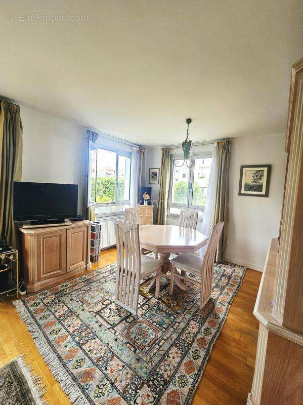 Appartement à RUEIL-MALMAISON