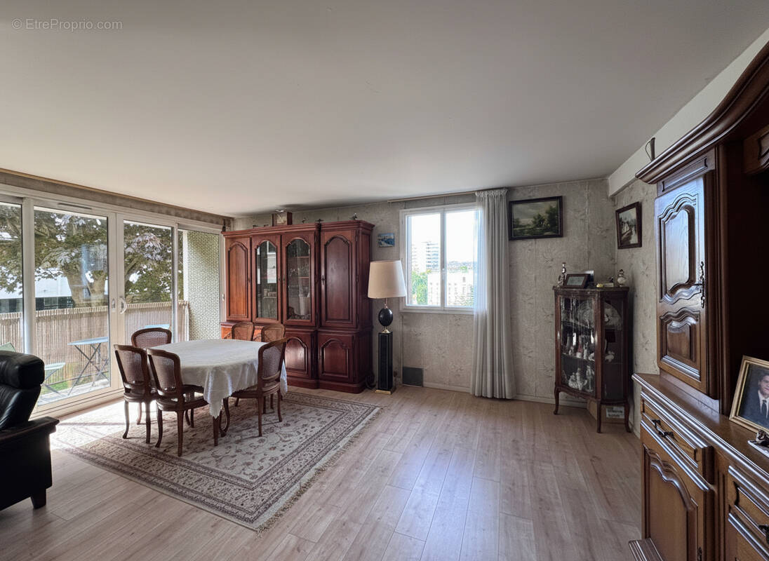 Appartement à CHAVILLE