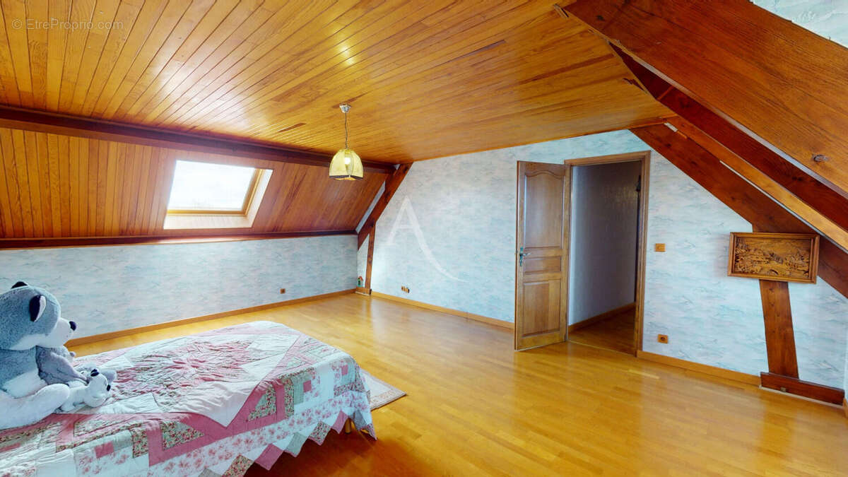 Maison familiale avec entrepôt indépendant : un bien rare aux multiples possibilités - photo 15