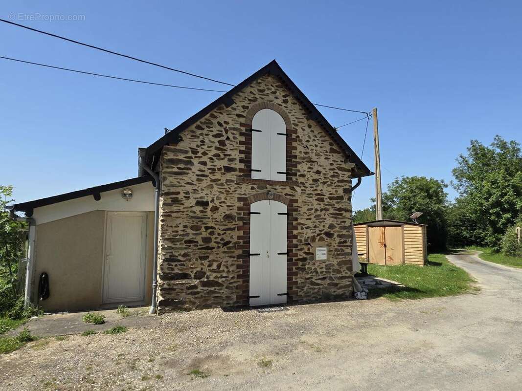 Maison à AZE