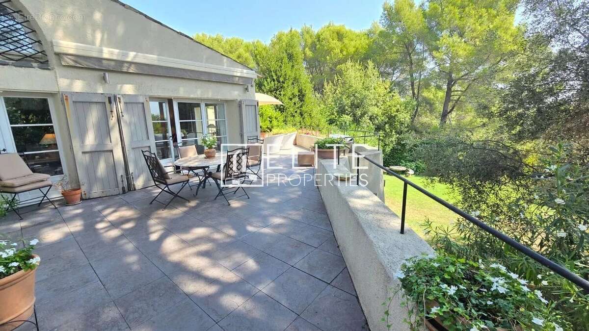 Maison 5 pièces de 193 m² - mouans-sartoux castellaras - photo 20