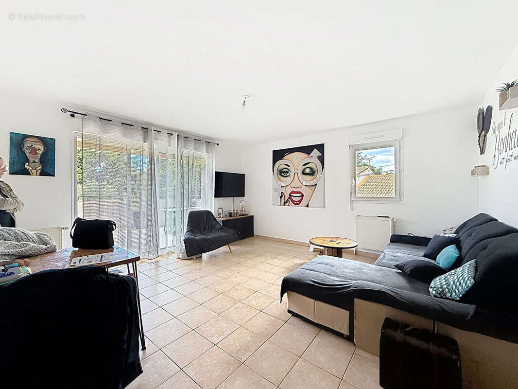 Appartement à VILLENEUVE-LES-AVIGNON