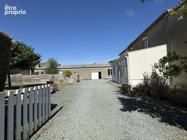 Maison à Vendre à Vendrennes 111 m2 129000€ Frais d'agence inclus - photo 16