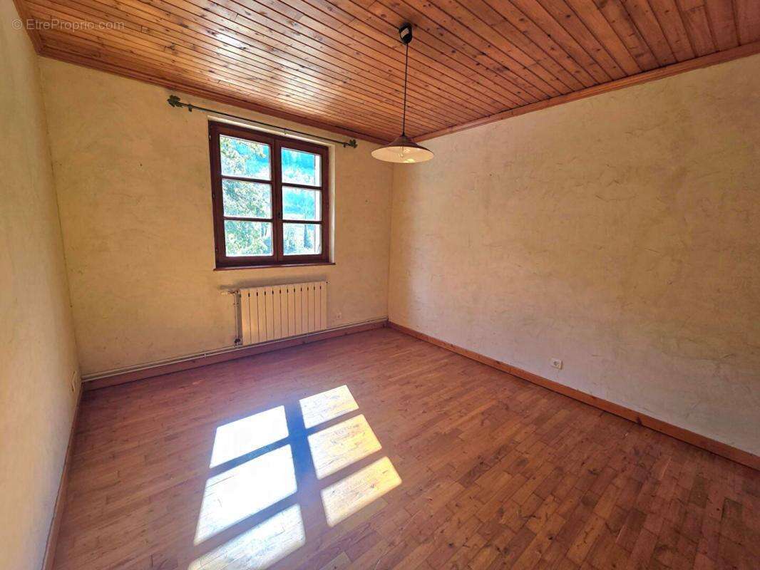 Maison 9 pieces 206m² sur 13.91 ares 299000 euros - photo 9