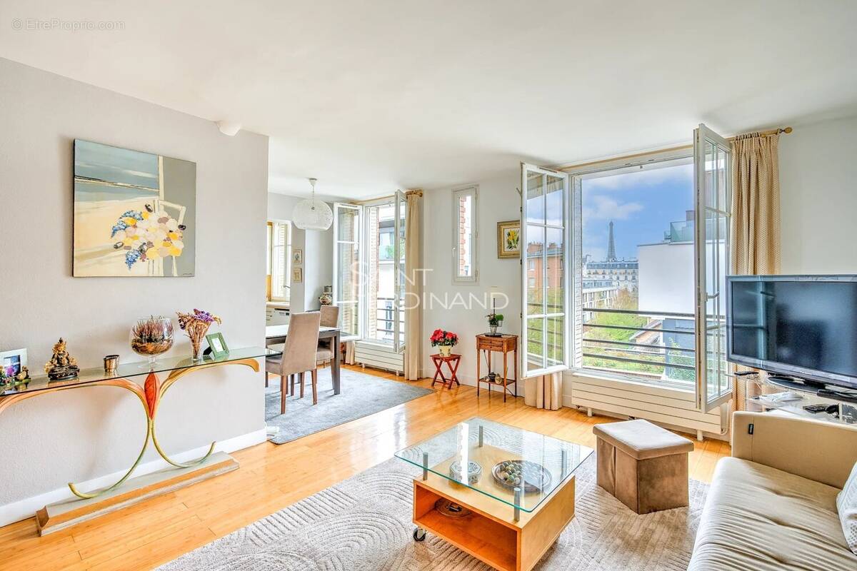 Appartement à PARIS-15E