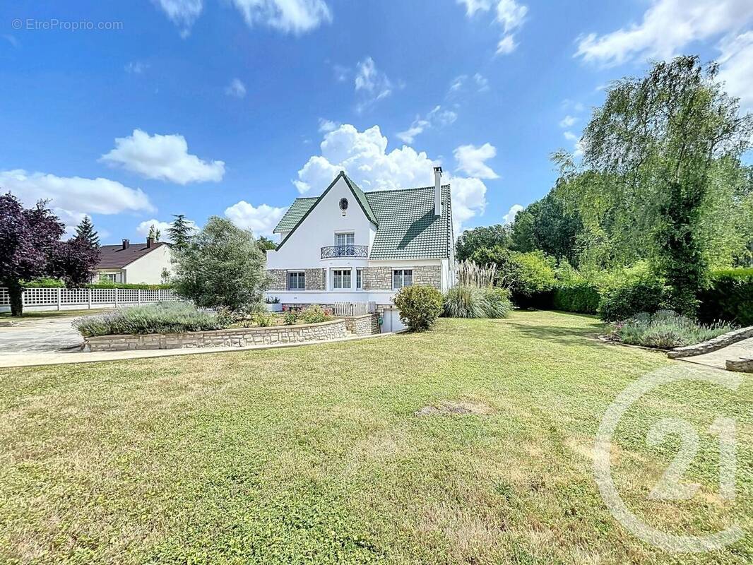 Maison à COURLON-SUR-YONNE