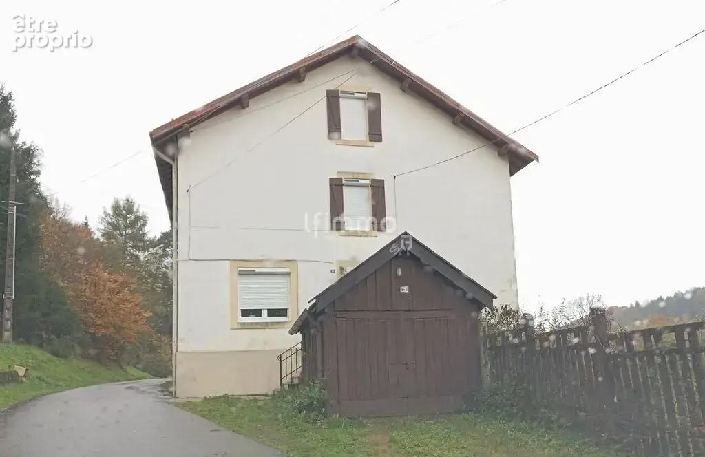 Maison à LA CHAPELLE-AUX-BOIS