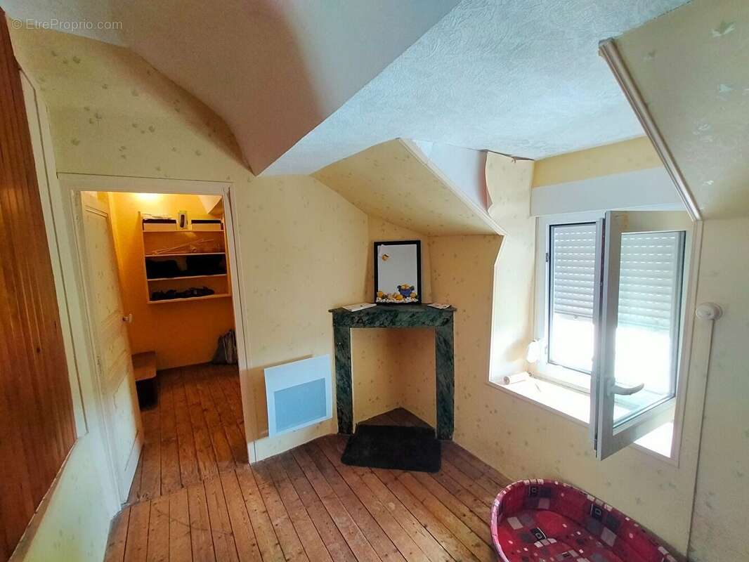 Maison à VILLAINES-LA-JUHEL