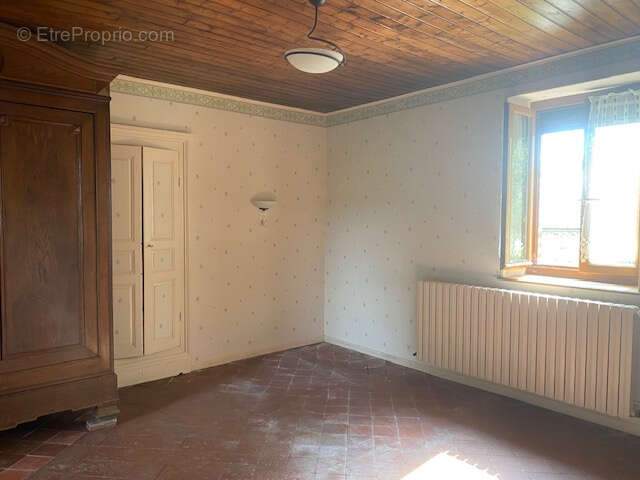 Maison à MONTSAUCHE-LES-SETTONS