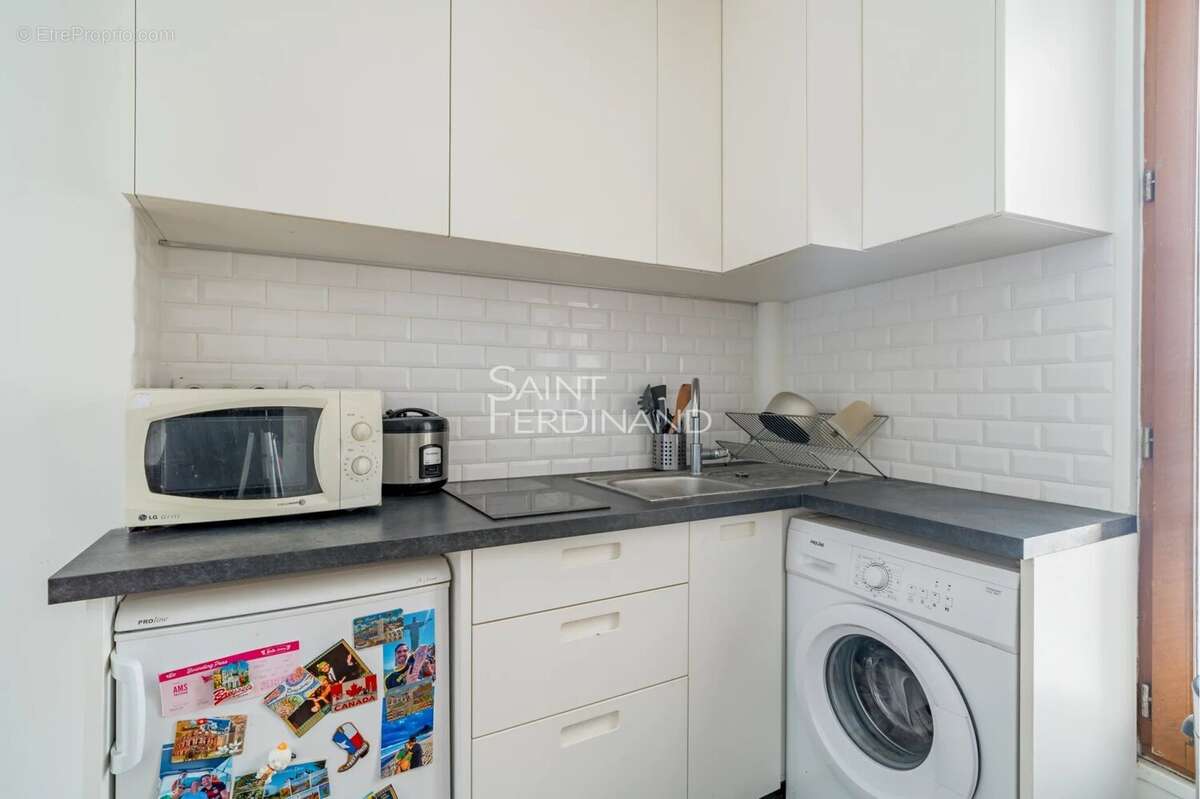Appartement à PARIS-17E