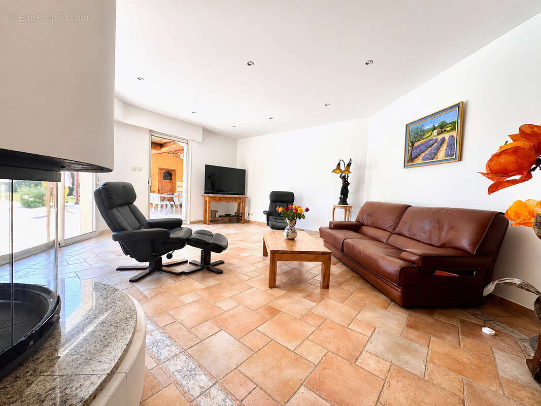 Valreas centre - villa - quartier calme - photo 12