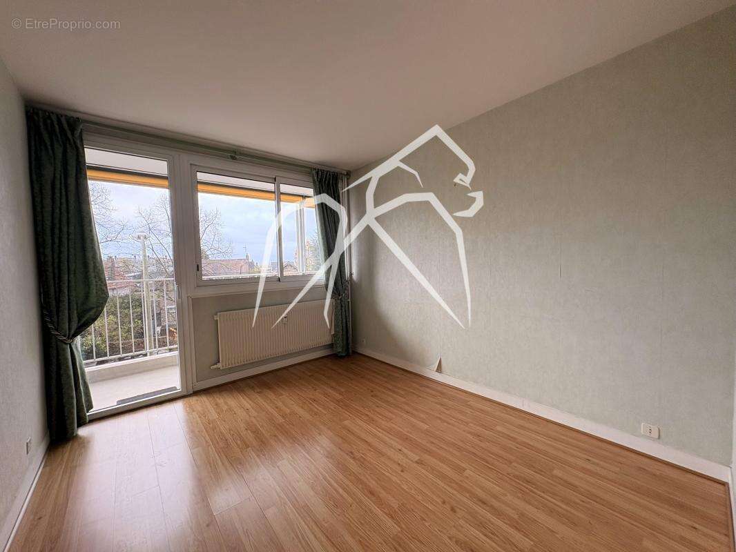 Appartement à MONT-SAINT-AIGNAN