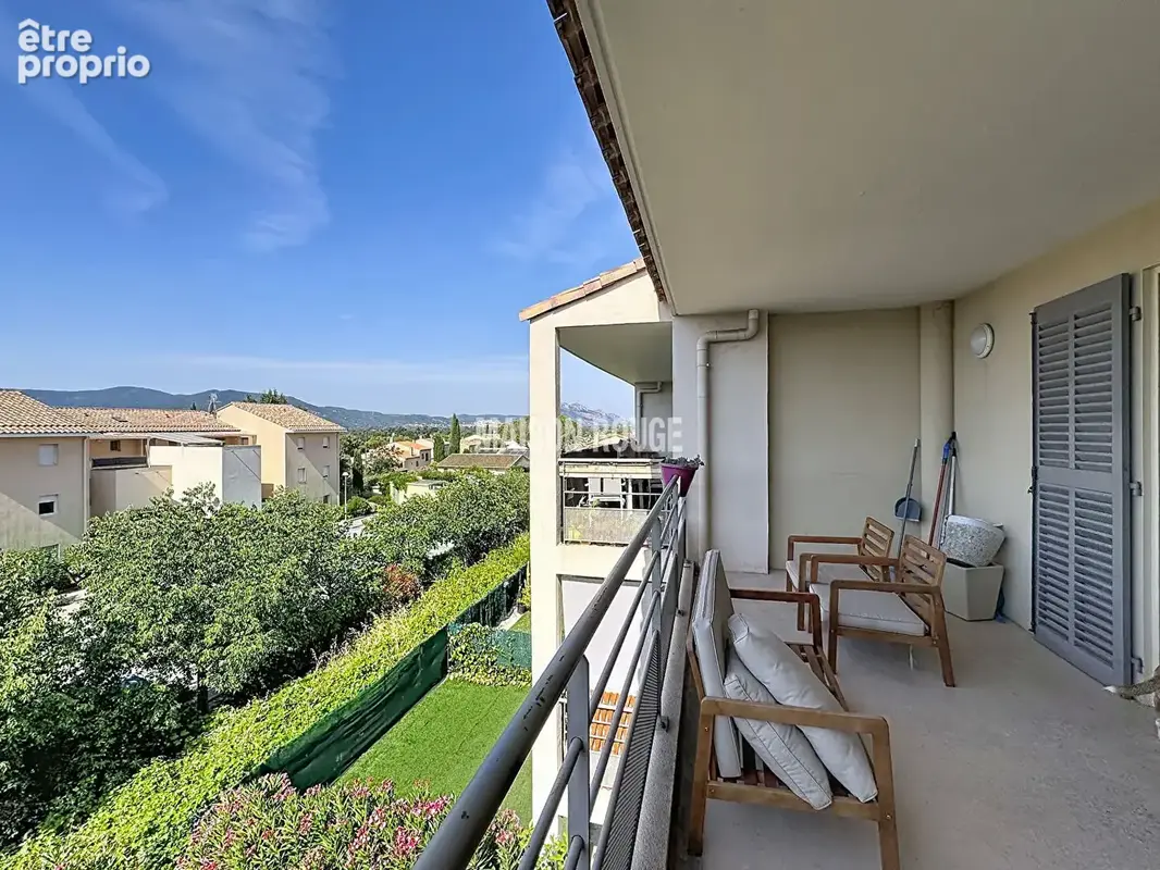 Appartement à PUGET-SUR-ARGENS