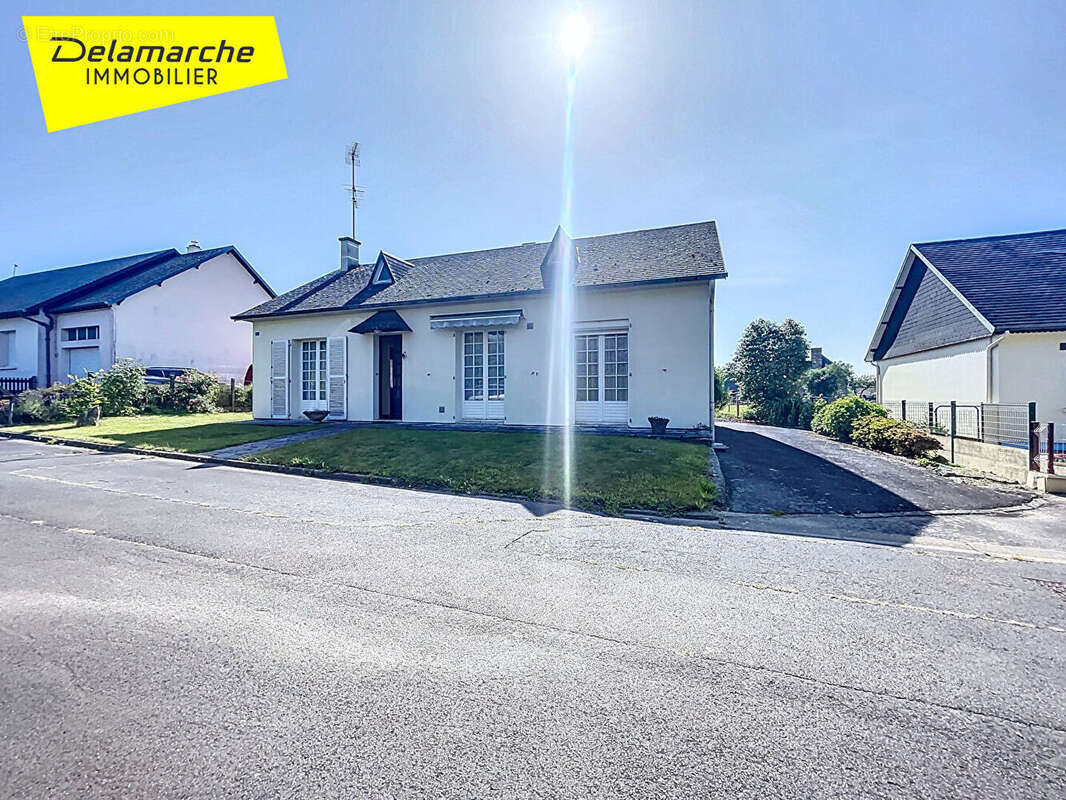 Maison à SAINT-HILAIRE-DU-HARCOUET