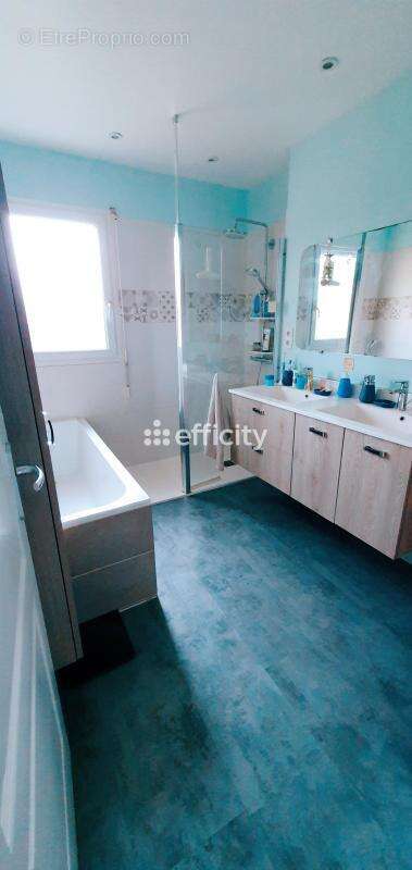 Maison à SAINT-VIANCE