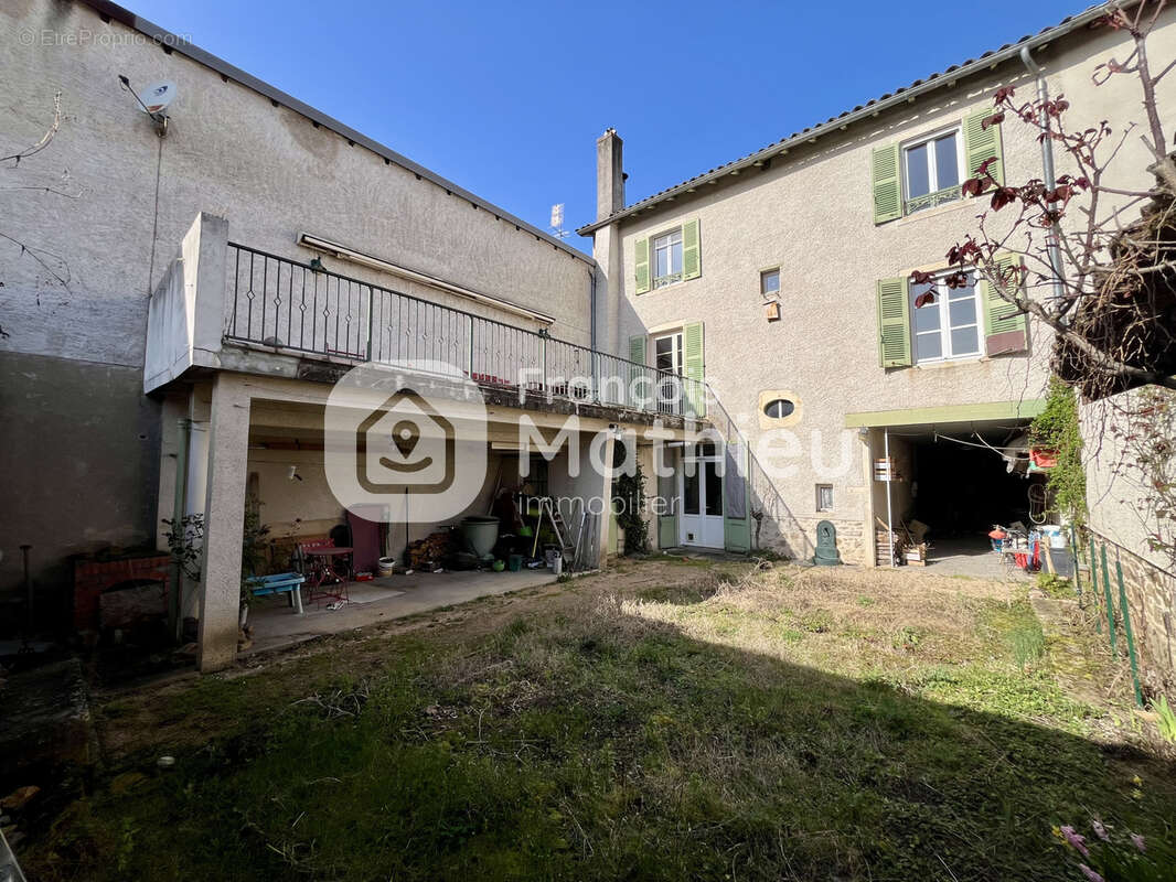 Maison à CORCELLES-EN-BEAUJOLAIS