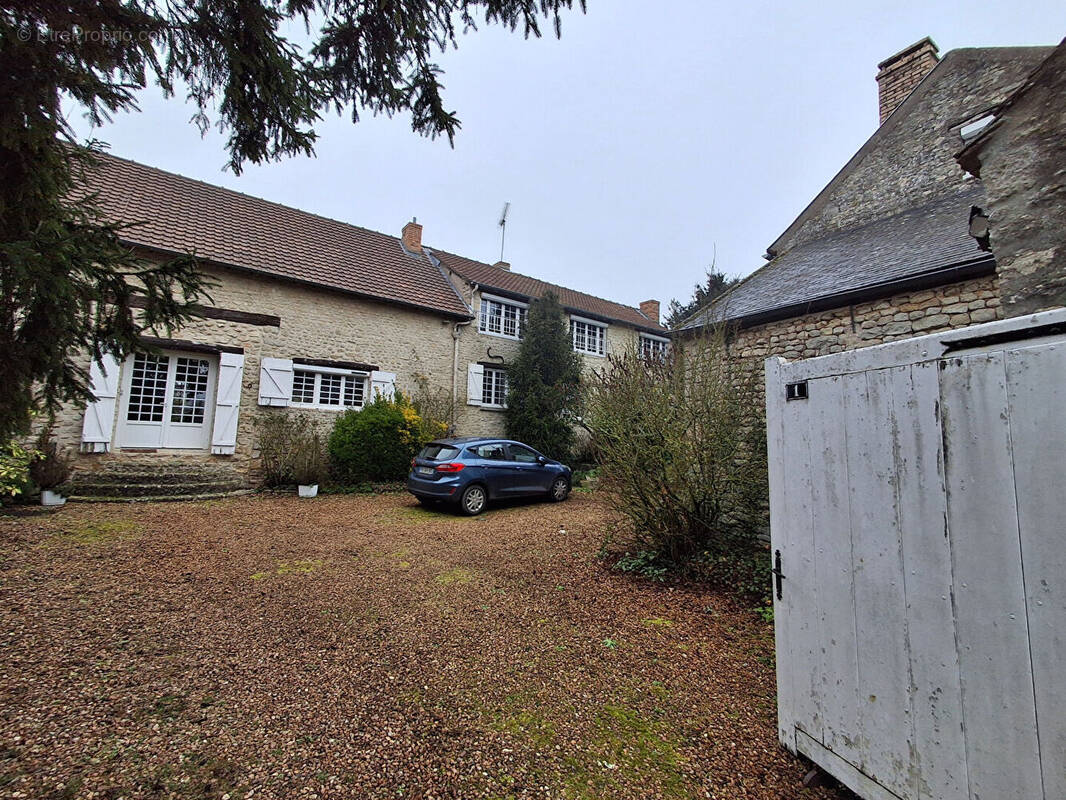Maison à AUTRUY-SUR-JUINE