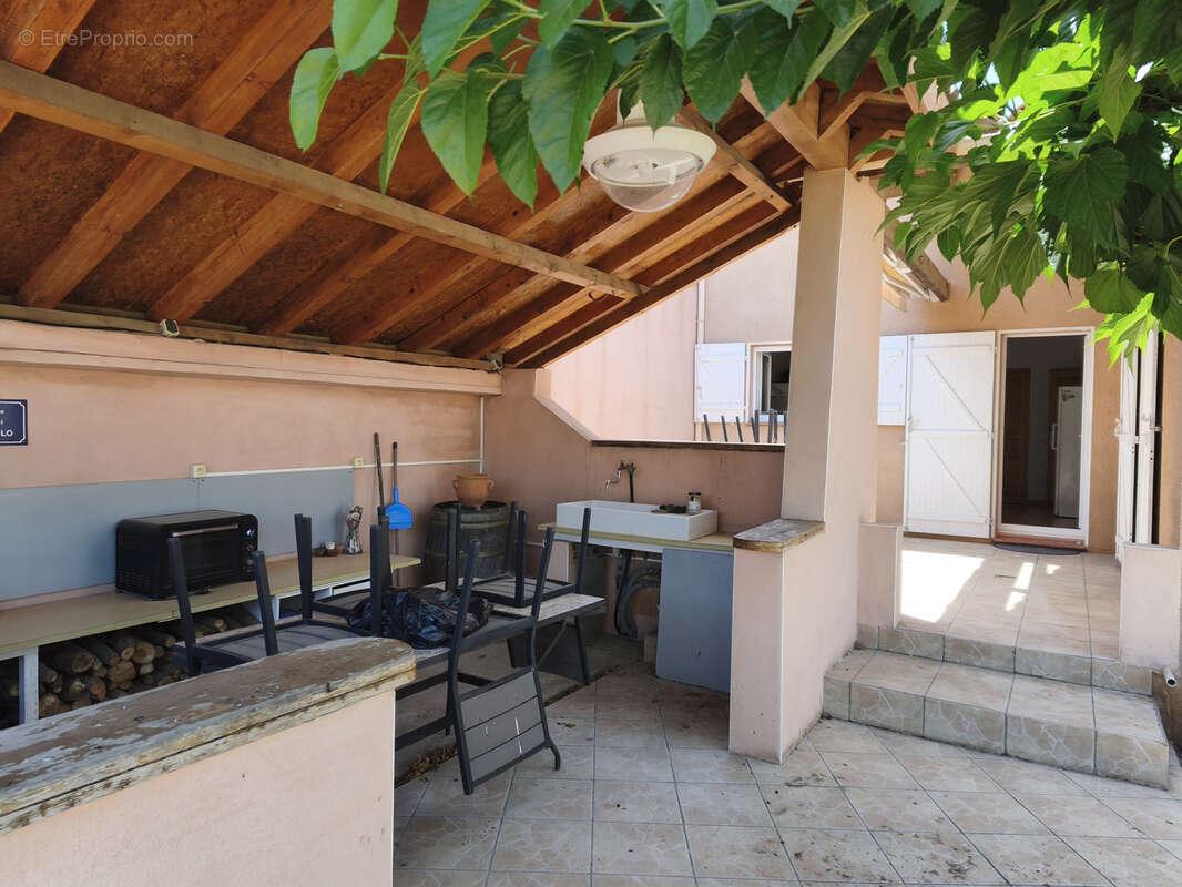 Maison à MOUSSAN