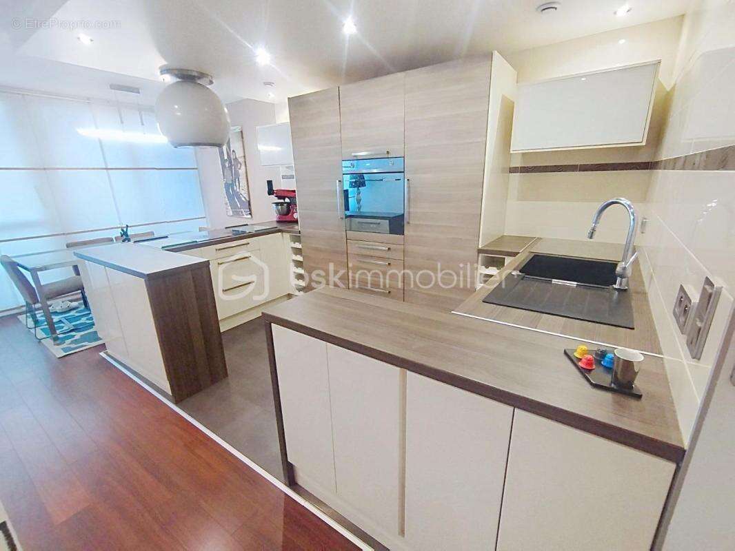 Appartement à VILLENEUVE-LA-GARENNE