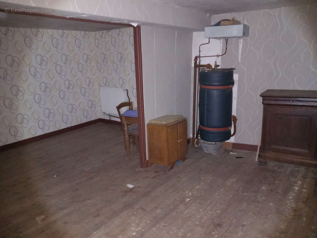 Maison à CHATELUS-LE-MARCHEIX