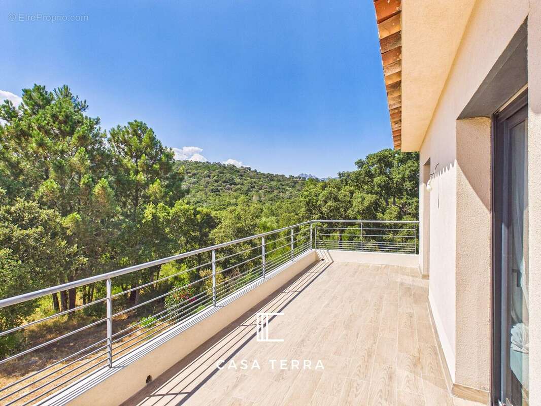 LENZA - Villa composée de 3 logements, vue collines / Pinarello - photo 9