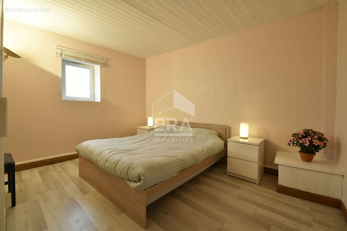 Appartement à NEAUPHLE-LE-CHATEAU
