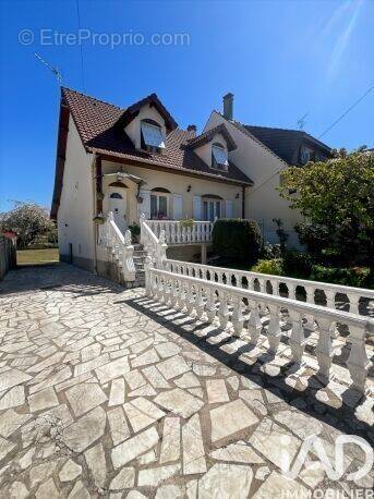 Photo 1 - Maison à VILLECRESNES