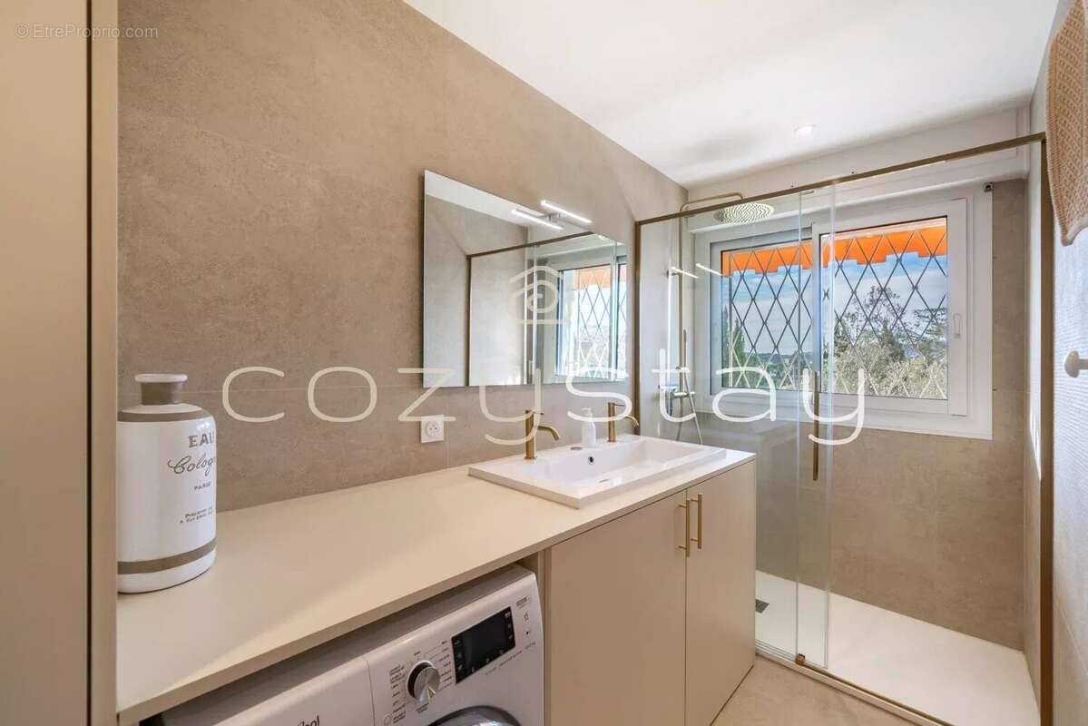 Appartement à LE CANNET