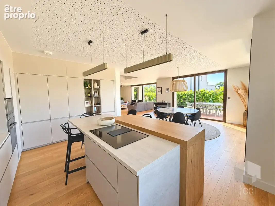 MONTELIMAR, maison de 195 m2, 4 chambres - photo 9