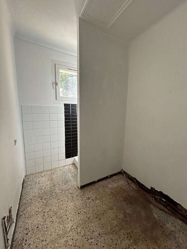 Appartement à ENTRAIGUES-SUR-LA-SORGUE