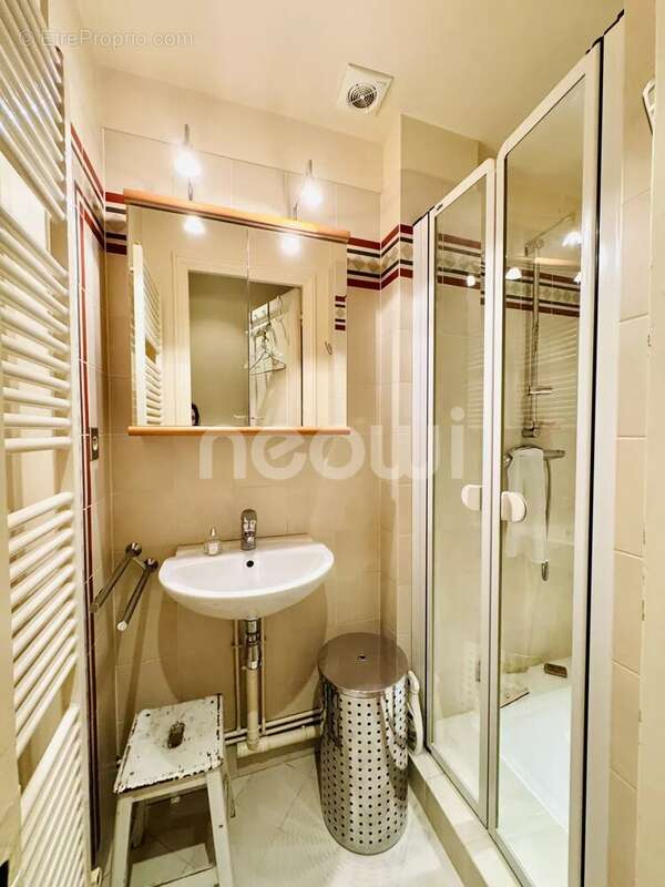 Appartement à PARIS-17E