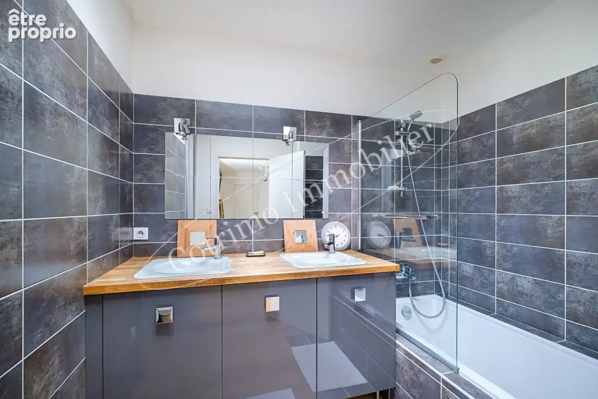 Chassieu Villa contemporaine 242m² hab+piscine+annexes - photo 11