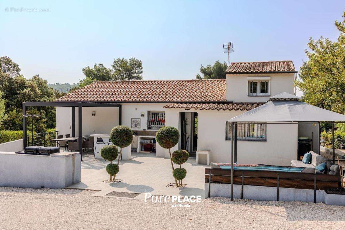 Maison/Villa T4 de 140 m2 à Évenos 83330 - photo 14