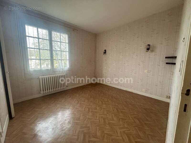 Maison à PEYRAT-DE-BELLAC