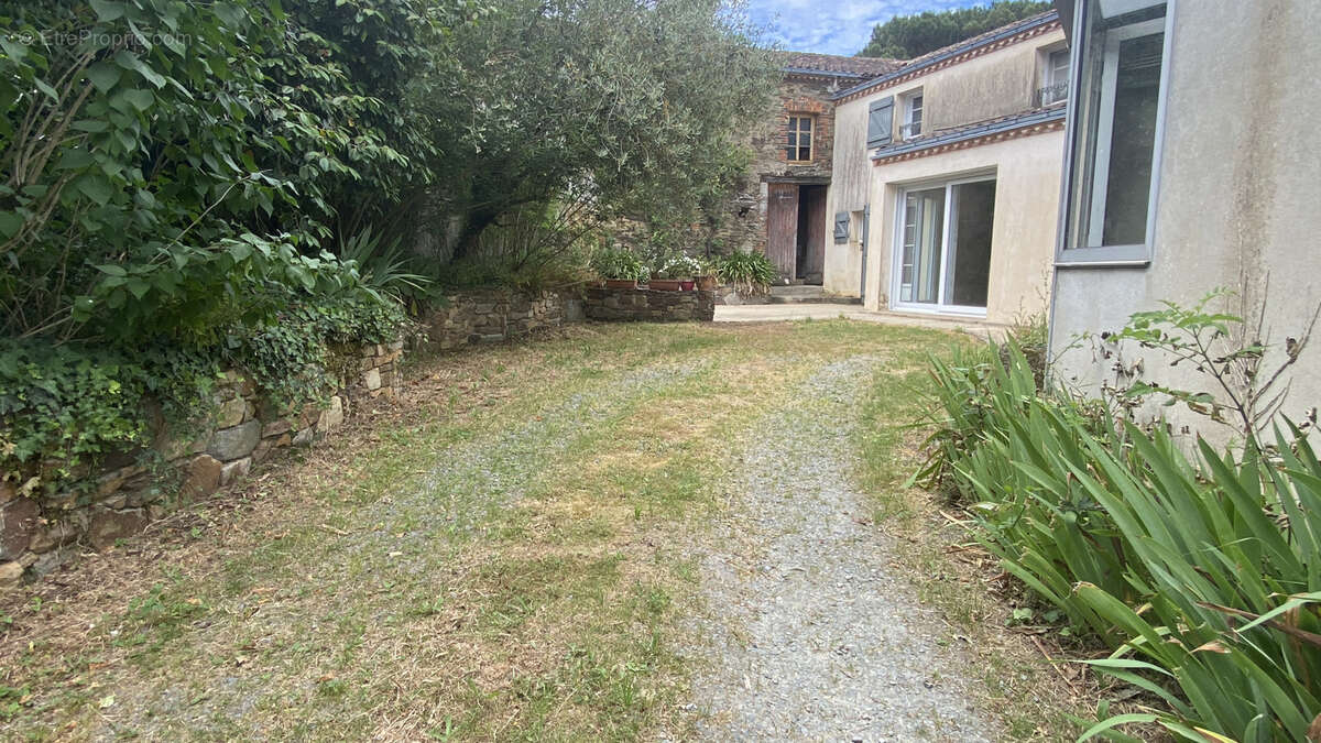 Maison à MOUCHAMPS