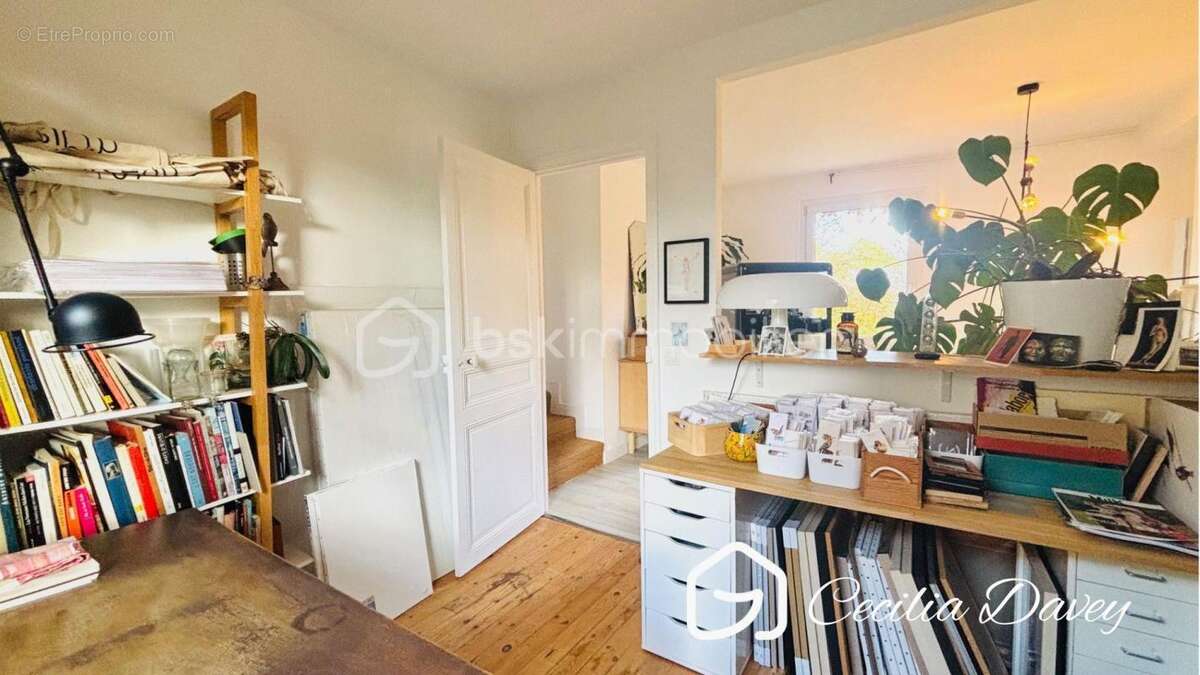 Maison à VILLENEUVE-SUR-YONNE