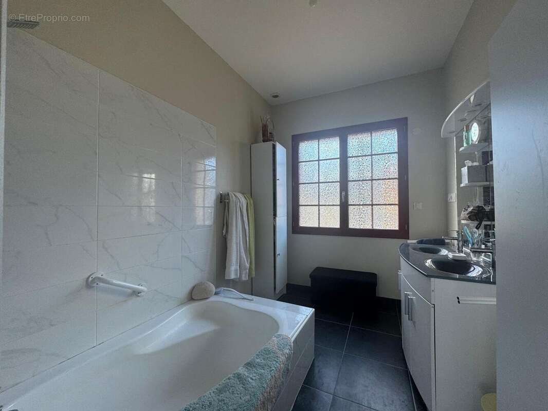   - Maison à BOUILLE-LORETZ