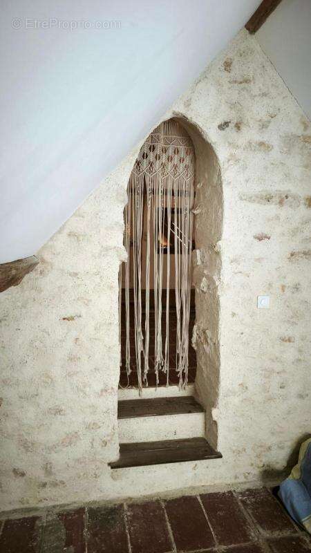 Maison à MOULINS-SUR-YEVRE