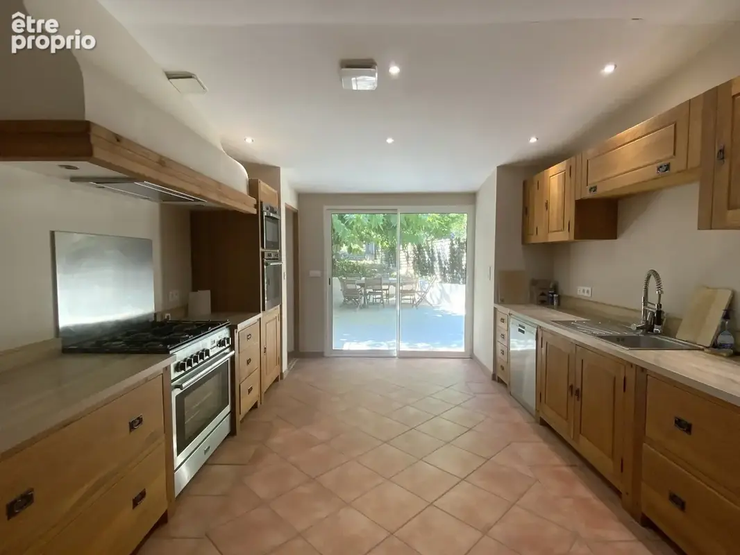 Propriété de 380 m2 avec vue panoramique sur les montagnes. - photo 17
