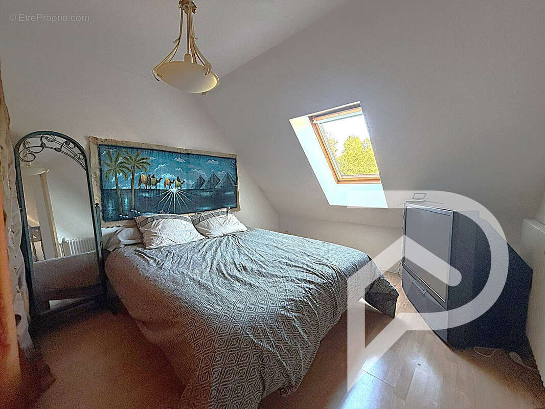 Maison à ESTREES-SAINT-DENIS